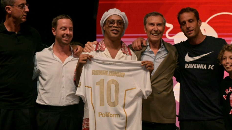 Ronaldinho to make comeback in Italian third tier 