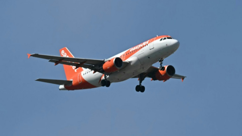  EasyJet accepts rival takeover bid from US investor Apollo 