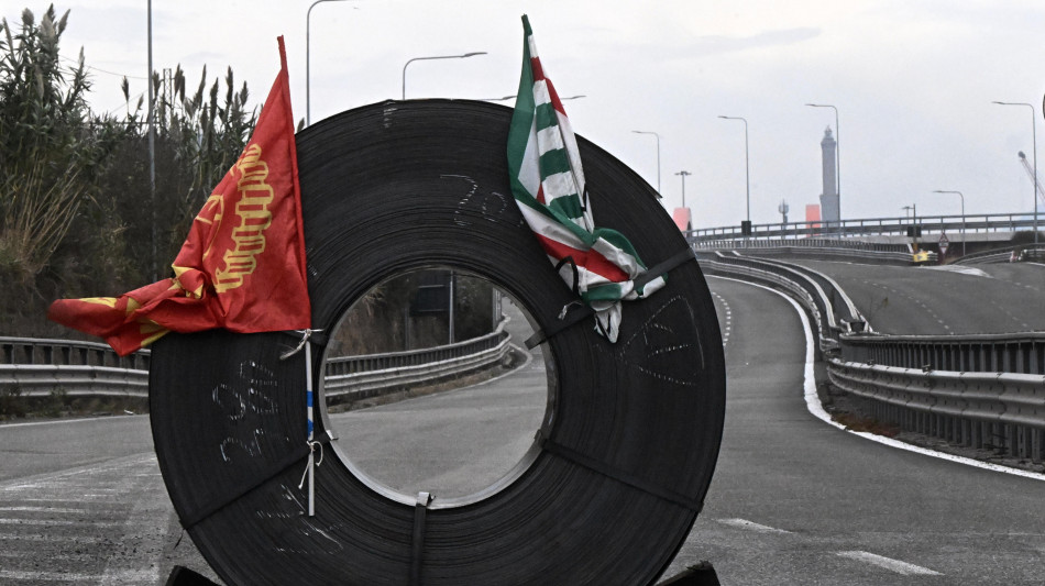  Ex Ilva: presidio lavoratori in attesa risposte riunione Mimit 