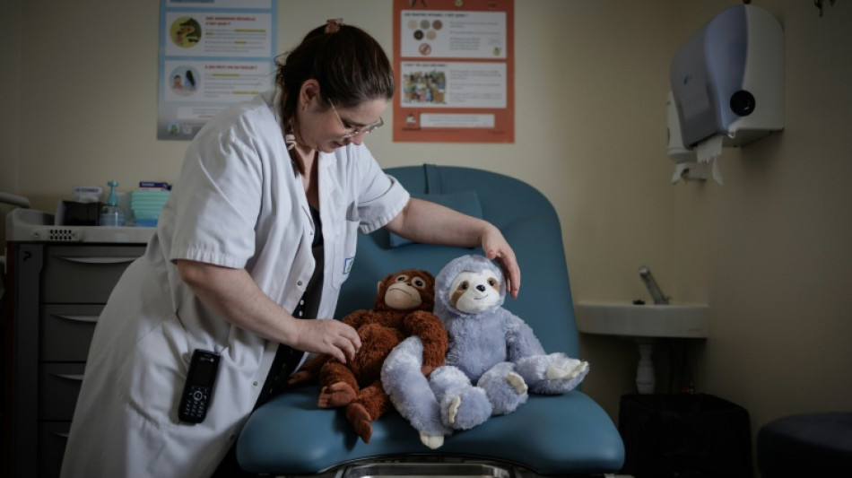  Dans un h&ocirc;pital de l'Essonne, une unit&eacute; &agrave; l'&eacute;coute des enfants maltrait&eacute;s 