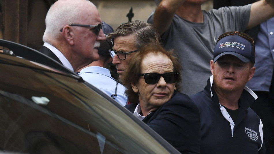  Il chitarrista degli Ac/Dc ricoverato a Buenos Aires 