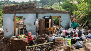 Barro y desaparecidos en Sudáfrica tras las inundaciones