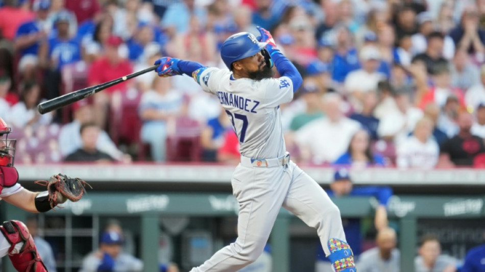  Dodgers clinch playoff berth in bid for third straight World Series 