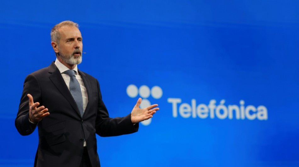 Telef&oacute;nica contin&uacute;a sus ventas en Am&eacute;rica Latina y traspasa su filial uruguaya