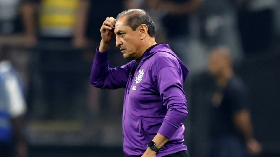 Corinthians demite técnico Ramón Díaz 