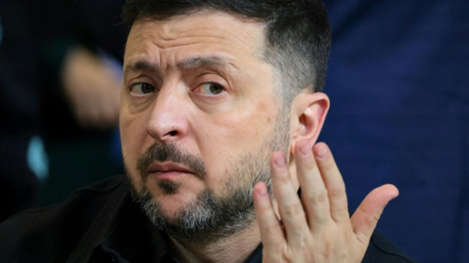  Zelensky met en garde contre toute pr&eacute;sence au d&eacute;fil&eacute; &agrave; Moscou, la Russie r&eacute;it&egrave;re ses menaces. 