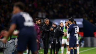 PSG vence Strasbourg (4-2) e alcan&ccedil;a Monaco na lideran&ccedil;a da Ligue 1