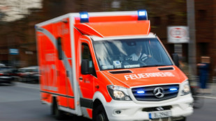 Auf Straße streitender 64-Jähriger in Hessen umgefahren und gestorben