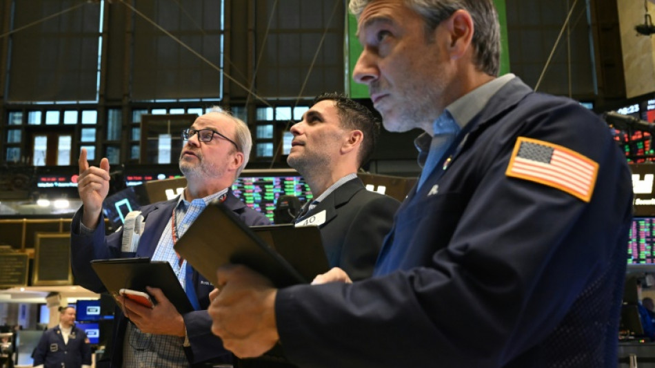 Wall Street opte timidement pour le vert pour la derni&egrave;re s&eacute;ance du mois