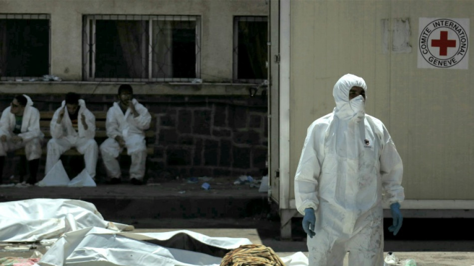 En la morgue de Sueida, decenas de cad&aacute;veres esperan a ser identificados