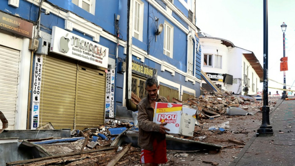  Colombia quake leaves 69 dead, with more trapped under rubble 