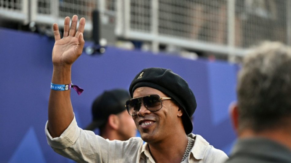  Aos 46 anos, Ronaldinho retorna ao futebol para jogar na 3&ordf; divis&atilde;o italiana 