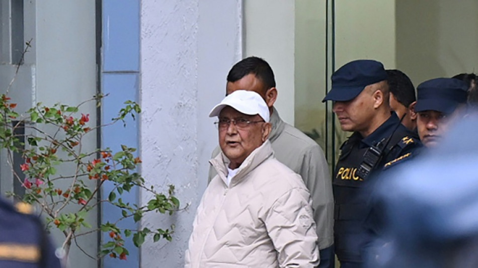  Ex-premi&ecirc; do Nepal, acusado de reprimir protestos, &eacute; libertado 