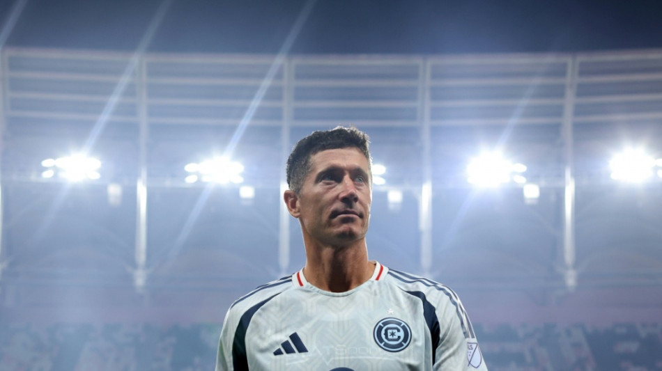  Lewandowski mit Niederlage beim Deb&uuml;t gegen Messi-Klub 