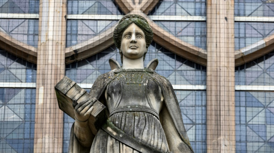 Berlin: Prozessbeginn gegen Mann wegen T&ouml;tung von Freundin und T&ouml;chtern mit Armbrust