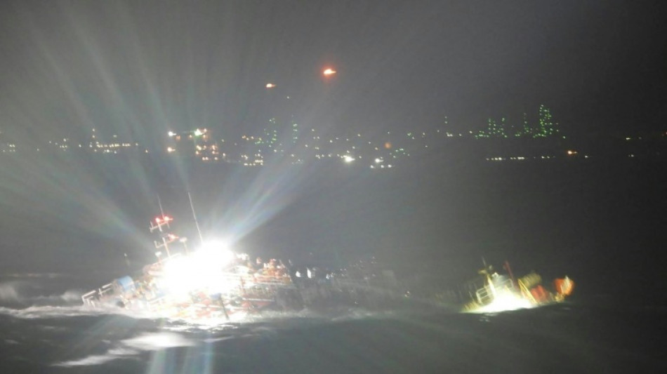 Philippines:&nbsp;naufrage d'un p&eacute;trolier, course contre la montre pour &eacute;viter une mar&eacute;e noire