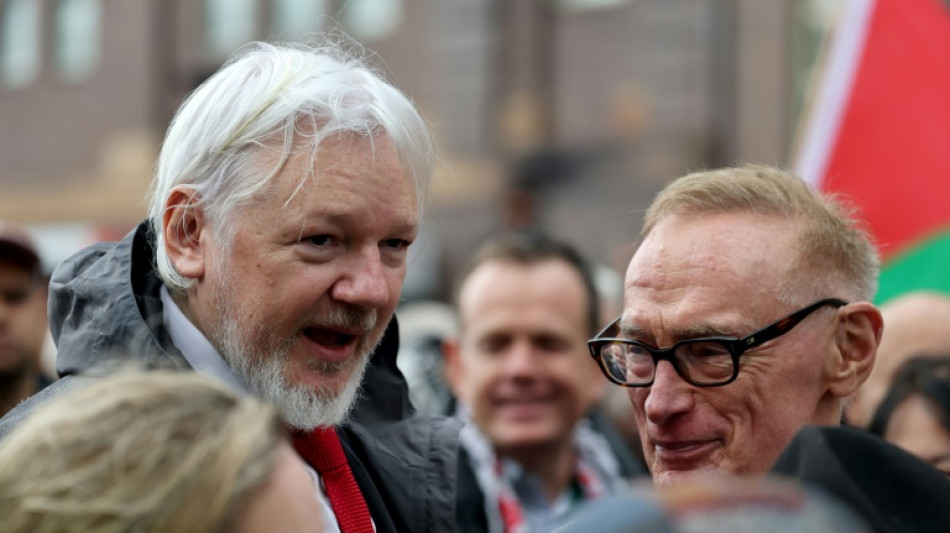 Assange participa de manifestação pró-Palestina em Sydney