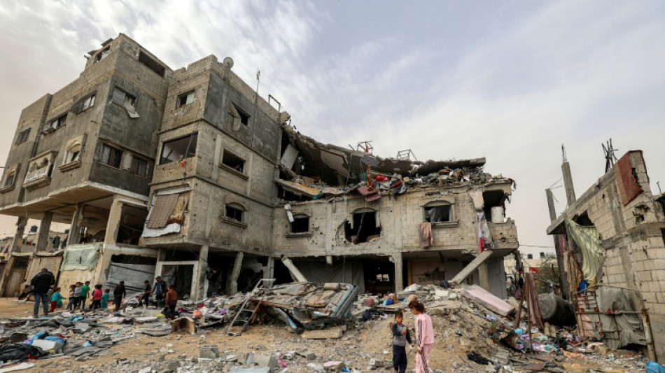 La Defensa Civil de Gaza reporta 20 muertos en un bombardeo israel&iacute; contra un bloque de viviendas