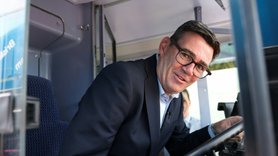  Neuer britischer Premier Burnham k&uuml;ndigt Steuersenkung f&uuml;r Pubs an 