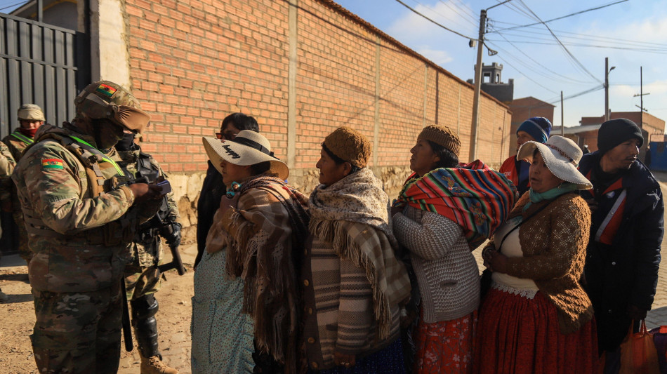  Bolivia, l'Esercito denuncia l'ex ministro per le esplosioni nella caserma di Viacha 