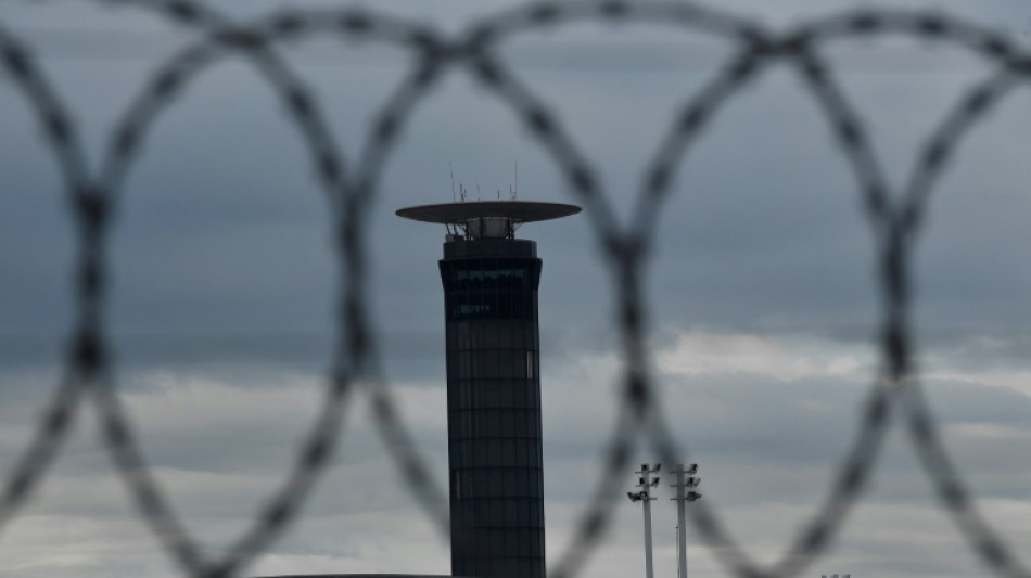 Des centaines de milliers de passagers affect&eacute;s par une gr&egrave;ve des aiguilleurs du ciel fran&ccedil;ais