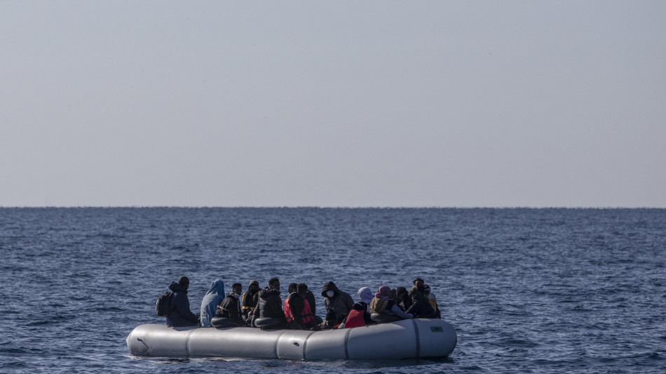  Naufragio di migranti nell'Egeo, 18 morti 