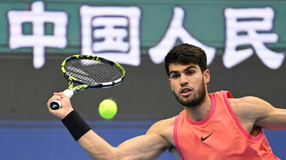 Alcaraz vence Khachanov e vai &agrave;s semifinais do ATP 500 de Pequim