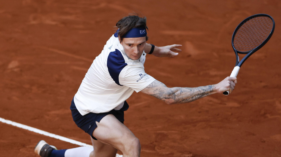 Tennis: torna la corrente elettrica, a Madrid si gioca