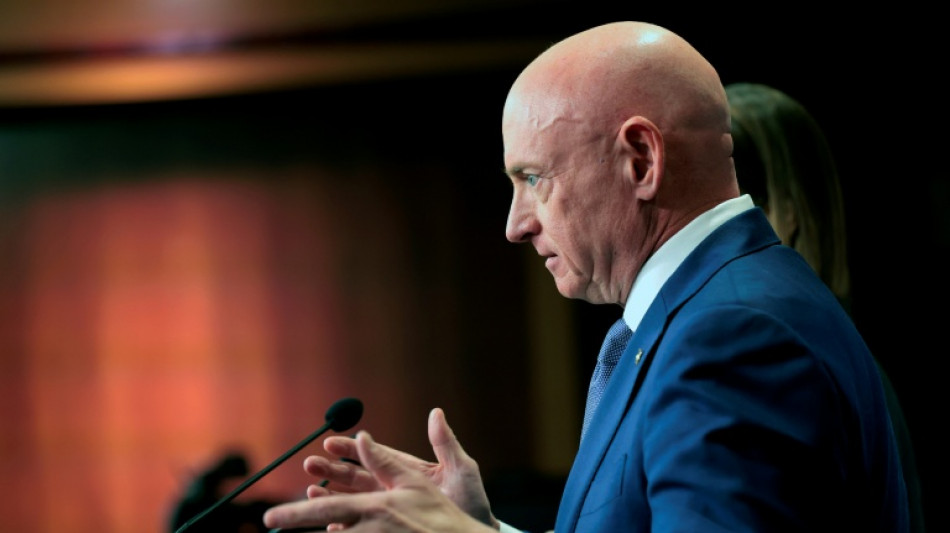  Nach Aufruf zur Befehlsverweigerung: US-Gericht stoppt Sanktionen gegen Senator Kelly 