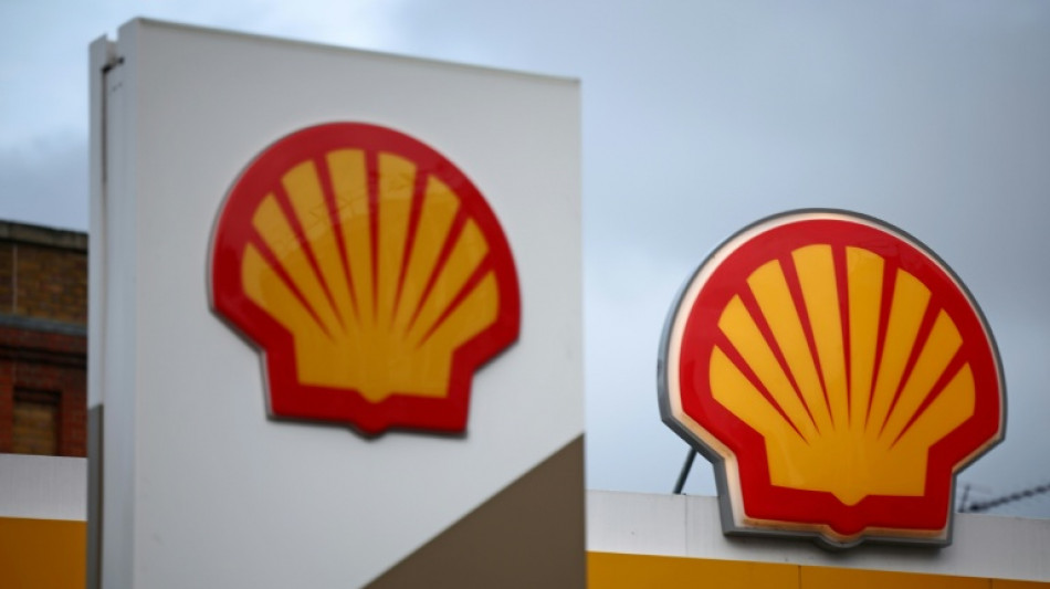  Shell profit surges as Mideast war fuels oil prices 