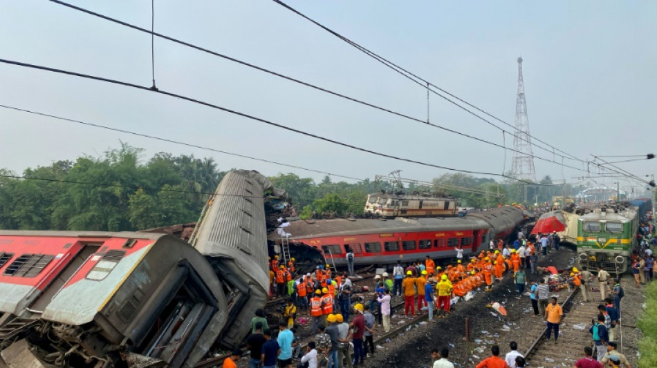 Rund 300 Tote und mehr als 850 Verletzte bei Zugunglück in Indien