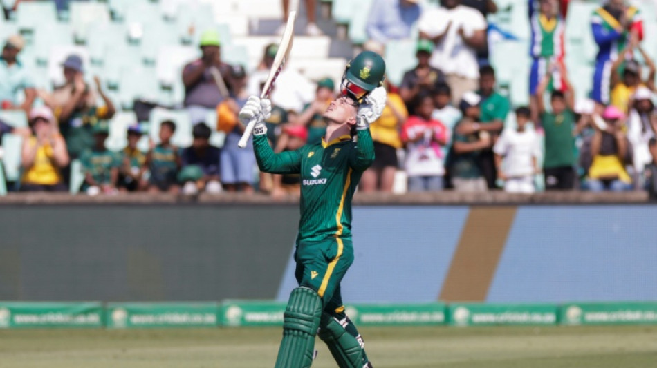  Breetzke and Maharaj sink Australia in first one-day international 