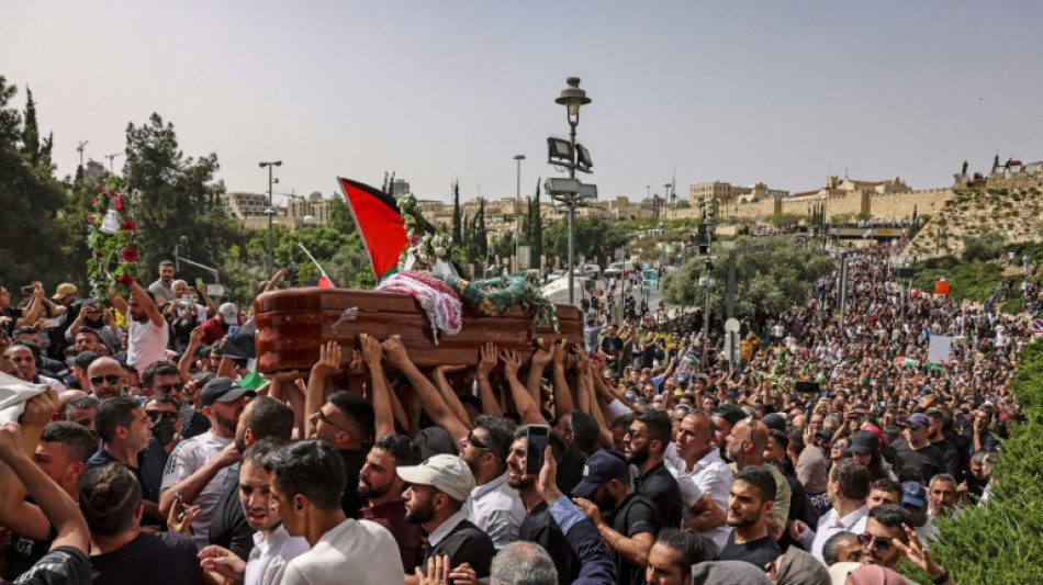 Al-Dschasira-Reporterin in Jerusalem unter großer Anteilnahme beigesetzt