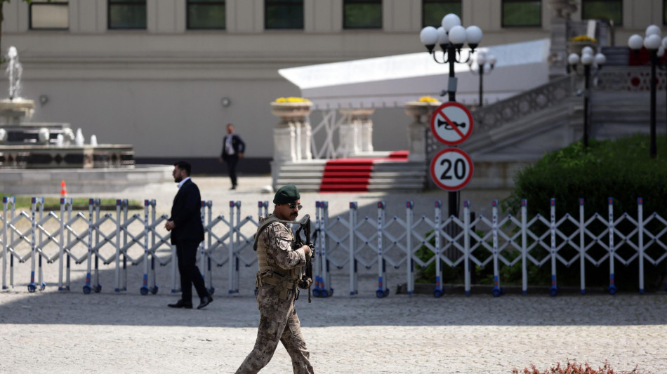 Assaltata la sede di un settimanale satirico a Istanbul