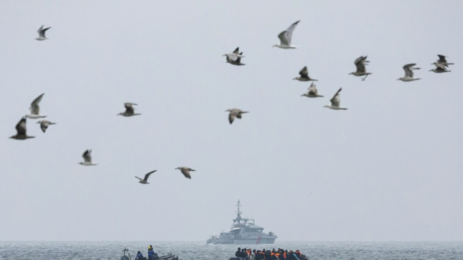  EU eyes migration clampdown with push on deportations, visas 