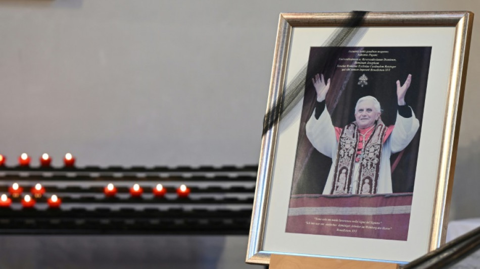 Verstorbener emeritierter Papst Benedikt XVI. wird im Vatikan aufgebahrt