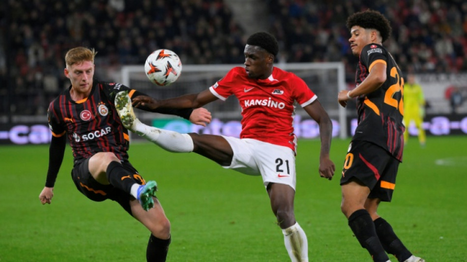  La justicia turca ordena el arresto de 29 futbolistas en el caso de las apuestas 