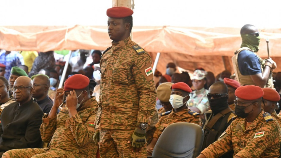 Burkina: trois responsables européens d'une ONG, dont deux Français, arrêtés pour espionnage