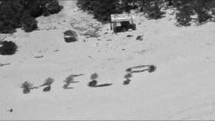 Scrivono 'Help' sulla spiaggia, salvi 3 naufraghi in Micronesia
