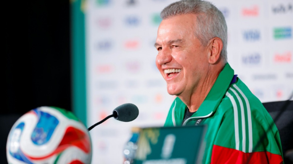  Apesar de j&aacute; classificado em 1&ordm;, M&eacute;xico n&atilde;o facilitar&aacute; contra Rep&uacute;blica Tcheca, garante t&eacute;cnico Aguirre 