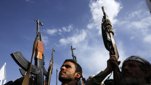 Houthi, risponderemo agli attacchi contro l'aeroporto di Sana'a