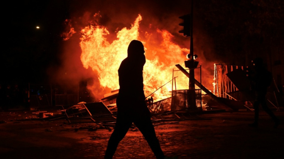  La France face aux stigmates d'une journ&eacute;e de chaos "in&eacute;dite" 