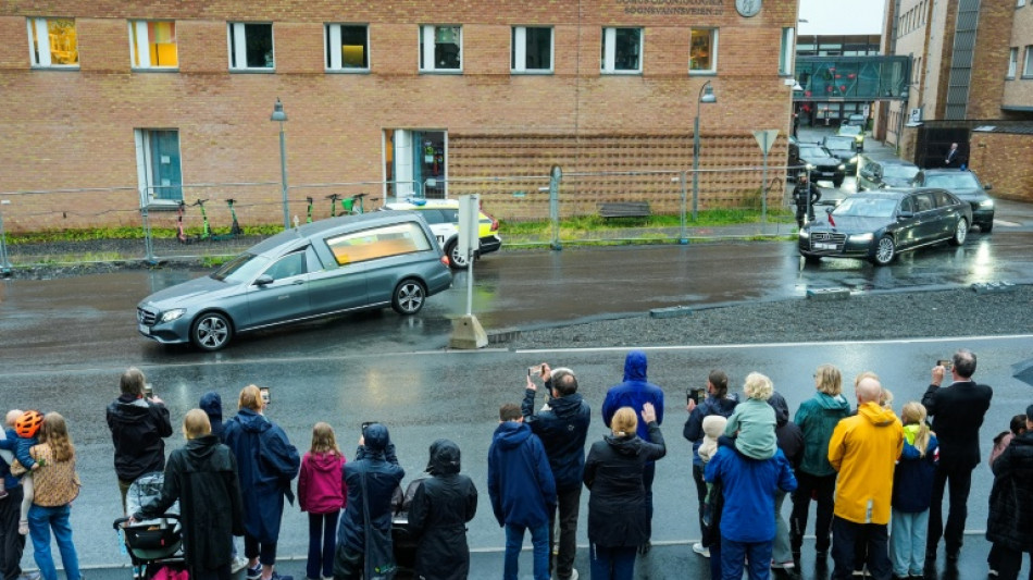  Konvoi bringt Sarg von Norwegens K&ouml;nig Harald V. zum Palast 