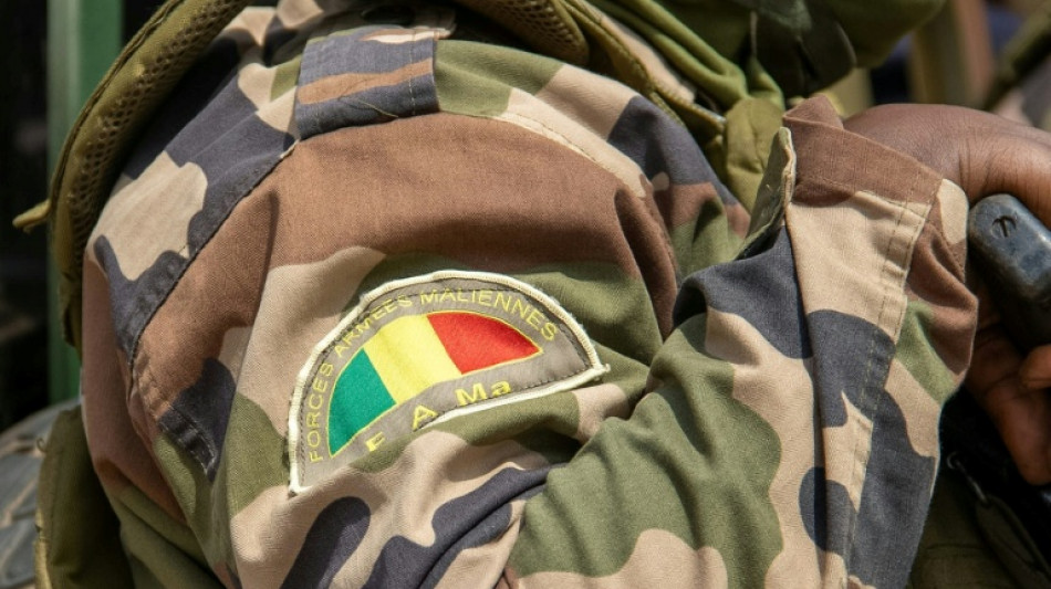  Rebels take key military base in Mali's north 