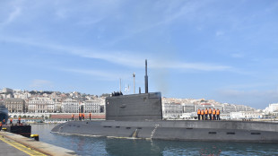 Il sottomarino russo Krasnodar attracca al porto di Algeri
