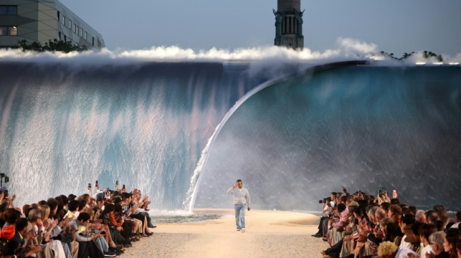  Cinco cosas que marcaron la Semana de la Moda masculina en un Par&iacute;s canicular 