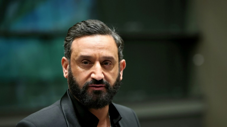 Vive pol&eacute;mique et accusations d'antis&eacute;mitisme apr&egrave;s une affiche de LFI sur Hanouna