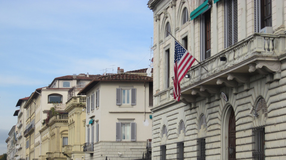 Media, 'anche consolato Usa a Firenze in lista chiusure'