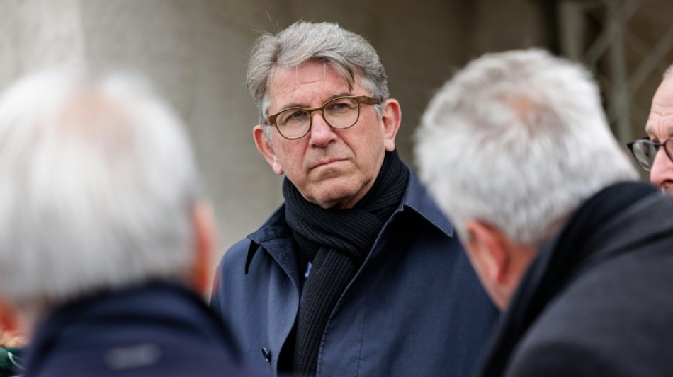  Kulturstaatsminister Weimer verteidigt Entscheidung bei Buchhandlungspreis 