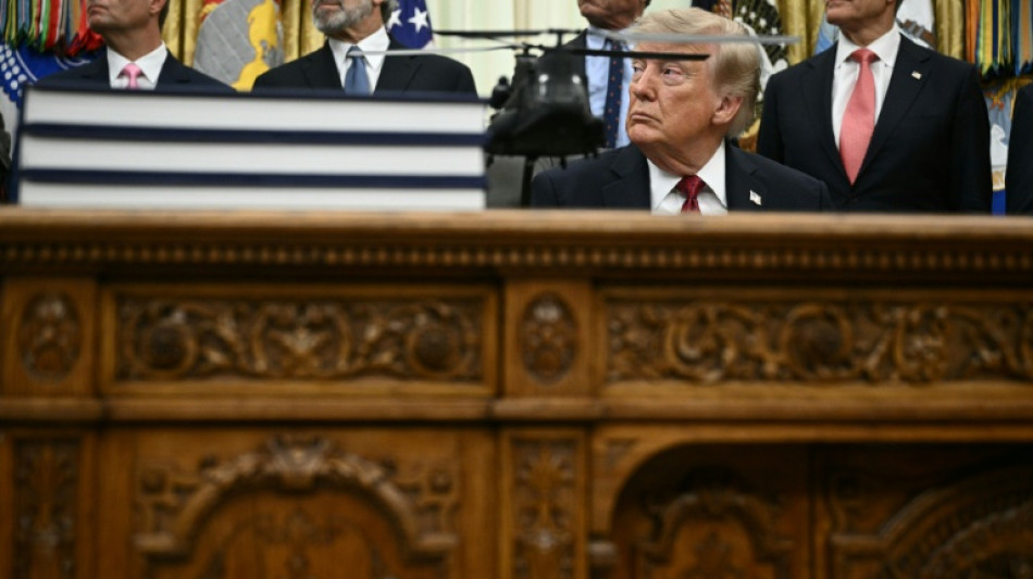  Trump says US reviewing position on Falkland Islands  